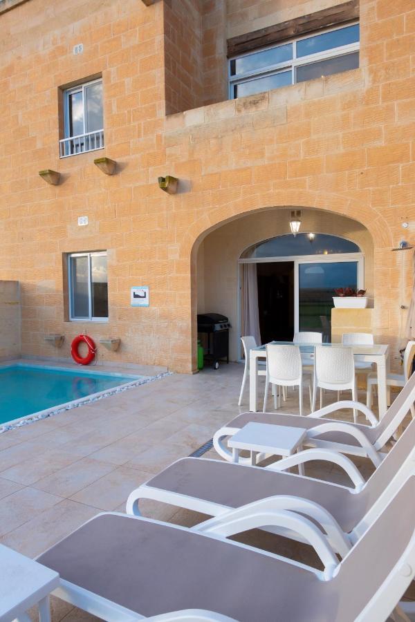 Għarb Inni Holiday Home With Infinity Pool מראה חיצוני תמונה