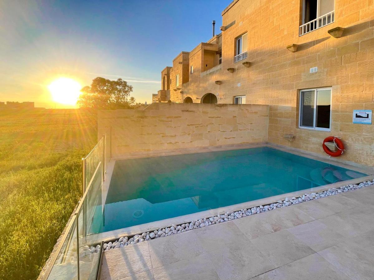 Għarb Inni Holiday Home With Infinity Pool מראה חיצוני תמונה